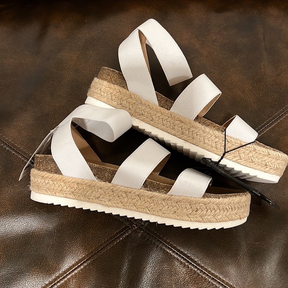 NWT Time & Tru Sandals - Picture 4 of 7